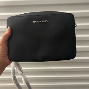 👉🏼SOLD👈🏼 FB Michael Kors Black Purse